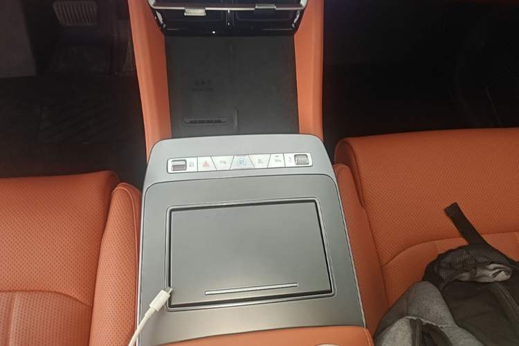 Used BYD Tang L 2025 DM 175KM Drone Player Edition Gear Lever