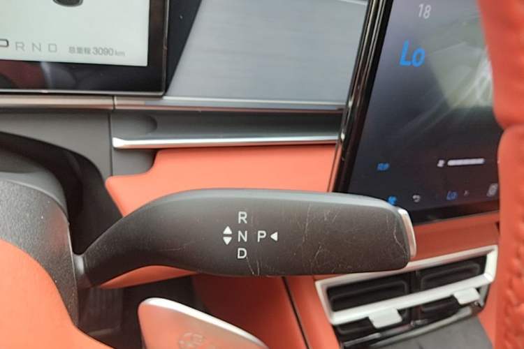 Used BYD Tang L 2025 DM 175KM Drone Player Edition Gear Lever