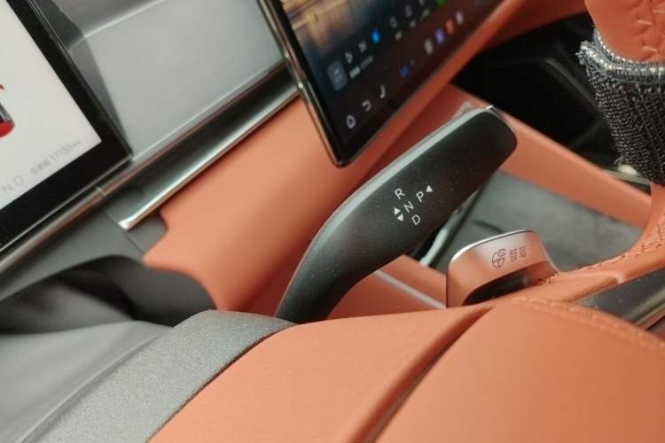 Used BYD Tang L 2025 EV 600KM All-Wheel-Drive LiDAR Flagship Model Gear Lever