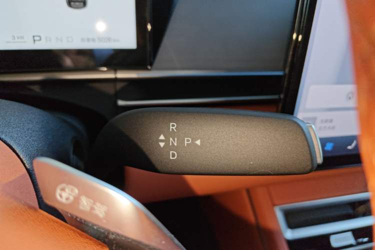 Used BYD Tang L 2025 DM 175KM Drone Player Edition Gear Lever