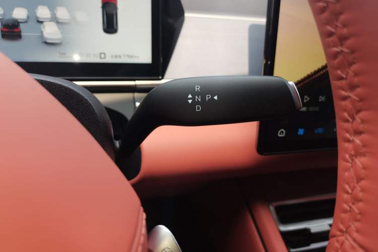 Used BYD Tang L 2025 EV 670KM LiDAR Flagship Version Gear Lever