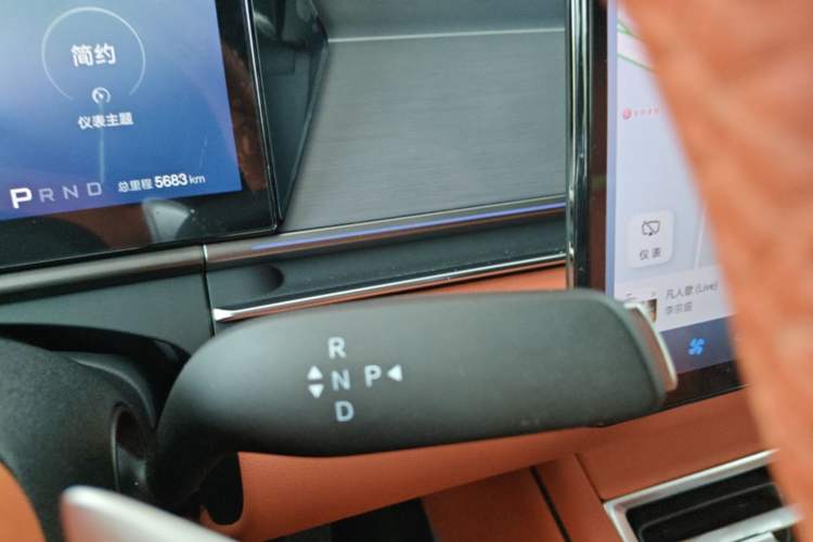 Used BYD Tang L 2025 DM 175KM Drone Player Edition Gear Lever