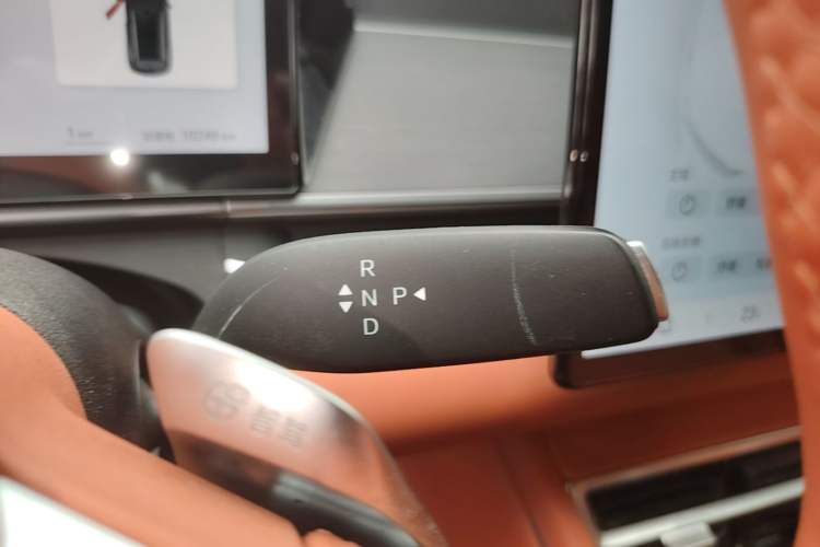 Used BYD Tang L 2025 EV 670KM LiDAR Flagship Version Gear Lever