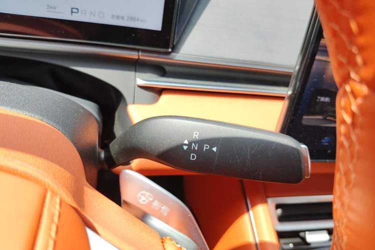 Used BYD Tang L 2025 DM 175KM Drone Player Edition Gear Lever