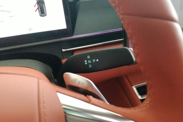 Used BYD Tang L 2025 DM 175KM Drone Player Edition Gear Lever