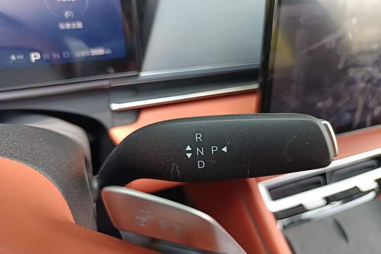 Used BYD Tang L 2025 DM 175KM Drone Player Edition Gear Lever