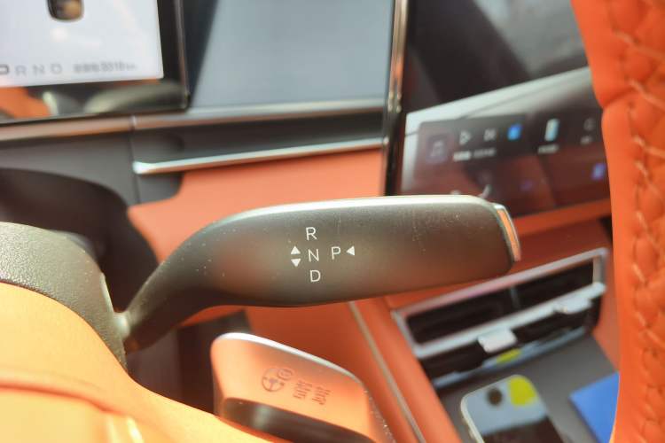 Used BYD Tang L 2025 EV 670KM LiDAR Flagship Version Gear Lever