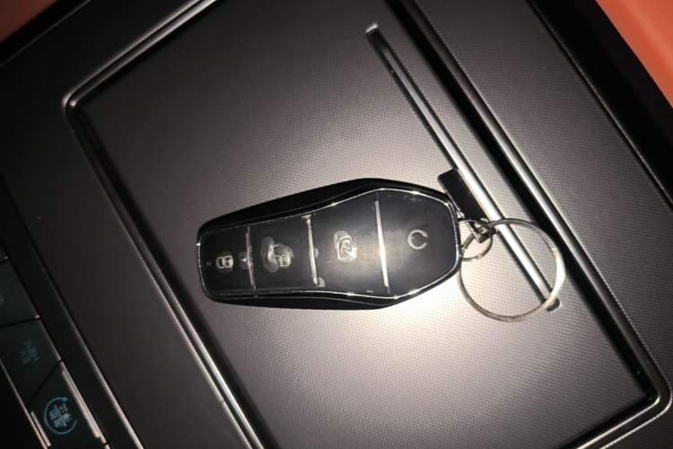 Used BYD Tang L 2025 DM 175KM Drone Player Edition Interior 1