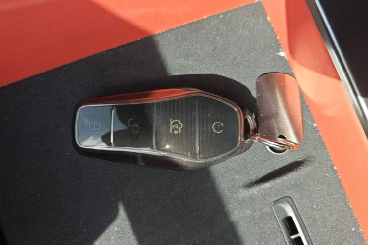Used BYD Tang L 2025 DM 175KM Drone Player Edition Interior 1