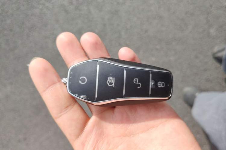 Used BYD Tang L 2025 DM 175KM Drone Player Edition Interior 1