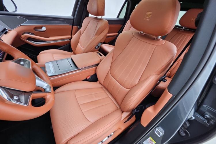 Used BYD Tang L 2025 DM 175KM Drone Player Edition Interior 6