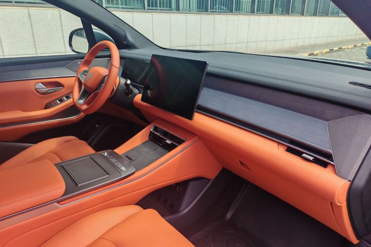 Used BYD Tang L 2025 DM 175KM Drone Player Edition Interior 6