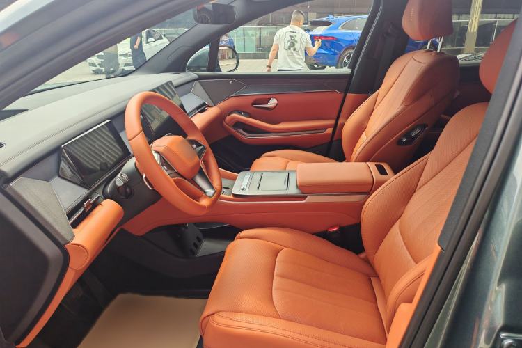 Used BYD Tang L 2025 DM 175KM Drone Player Edition Interior 8