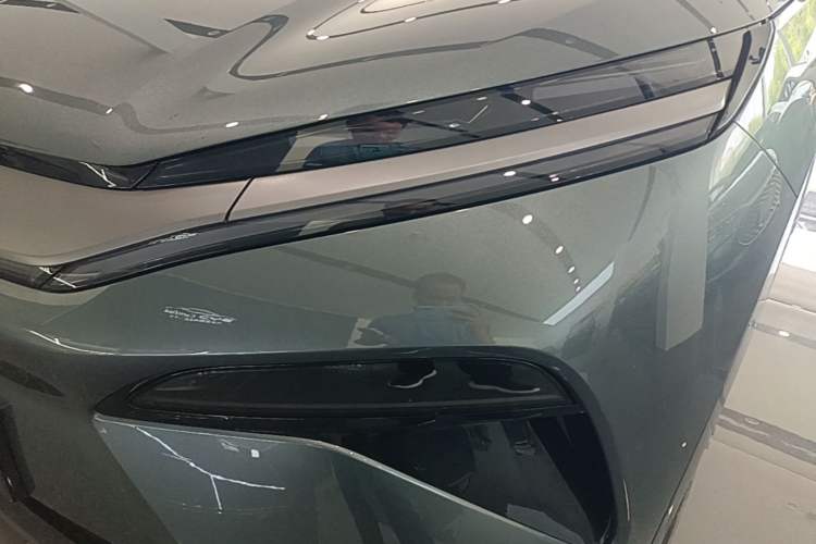 Used BYD Tang L 2025 EV 600KM All-Wheel-Drive LiDAR Flagship Model Left Front Headlight