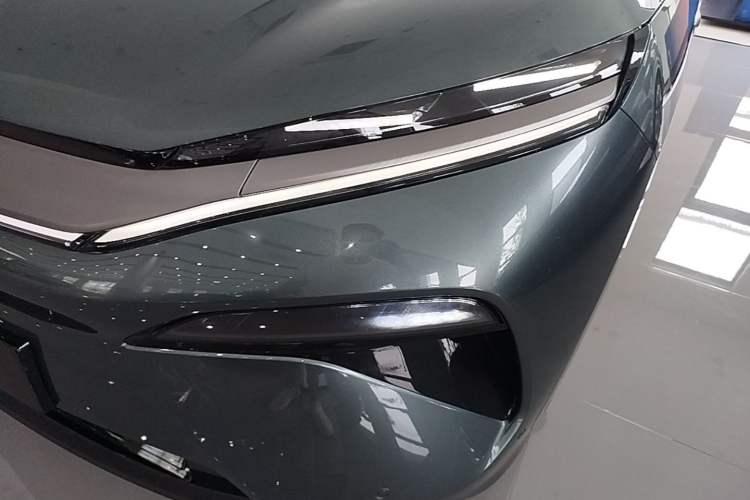 Used BYD Tang L 2025 EV 600KM All-Wheel-Drive LiDAR Flagship Model Left Front Headlight