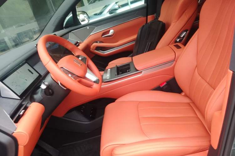 Used BYD Tang L 2025 DM 175KM Drone Player Edition Left Front Seat