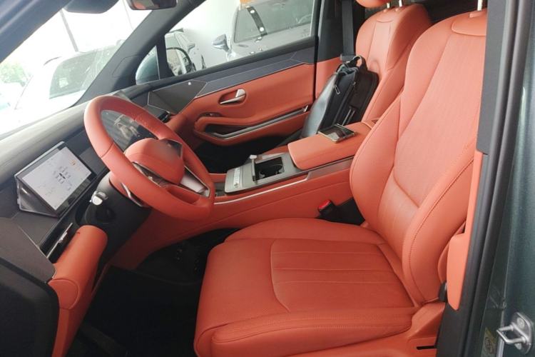 Used BYD Tang L 2025 DM 175KM Drone Player Edition Left Front Seat