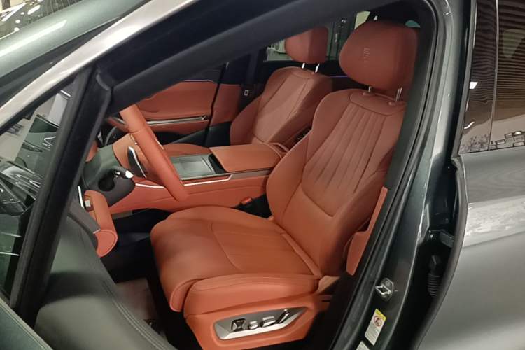 Used BYD Tang L 2025 DM 175KM Drone Player Edition Left Front Seat
