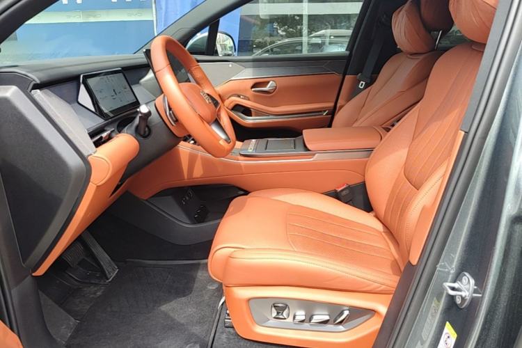 Used BYD Tang L 2025 DM 175KM Drone Player Edition Left Front Seat