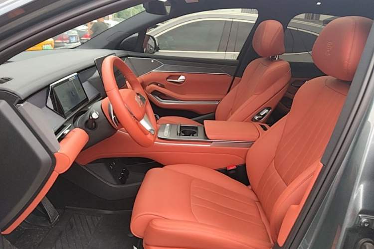Used BYD Tang L 2025 DM 175KM Drone Player Edition Left Front Seat