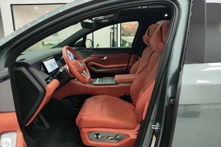 Used BYD Tang L 2025 DM 175KM Drone Player Edition Left Front Seat