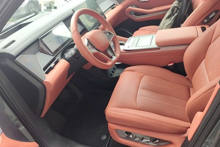 Used BYD Tang L 2025 DM 175KM Drone Player Edition Left Front Seat