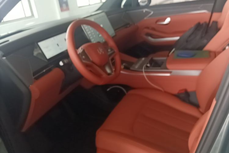 Used BYD Tang L 2025 DM 175KM Drone Player Edition Left Front Seat