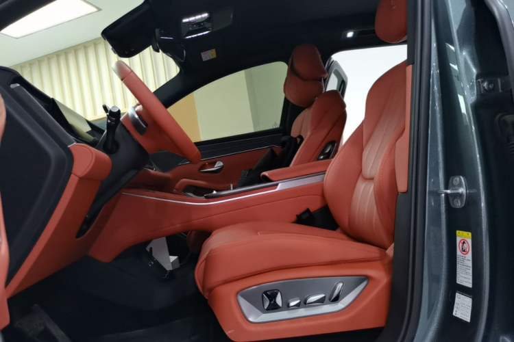 Used BYD Tang L 2025 DM 175KM Drone Player Edition Left Front Seat