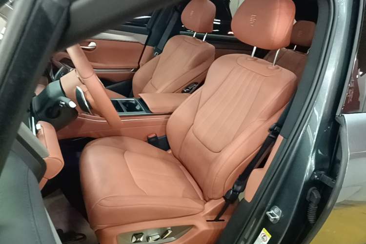 Used BYD Tang L 2025 EV with 670 km Range LiDAR and Premium Features Left Front Seat