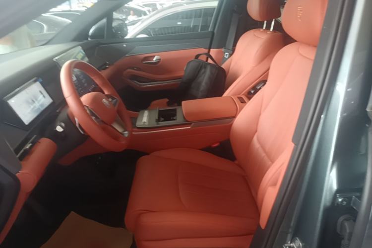 Used BYD Tang L 2025 DM 175KM Drone Player Edition Left Front Seat