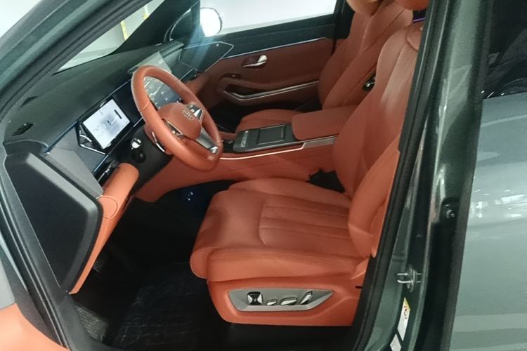 Used BYD Tang L 2025 DM 175KM Drone Player Edition Left Front Seat