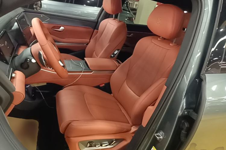 Used BYD Tang L 2025 DM 175KM Drone Player Edition Left Front Seat