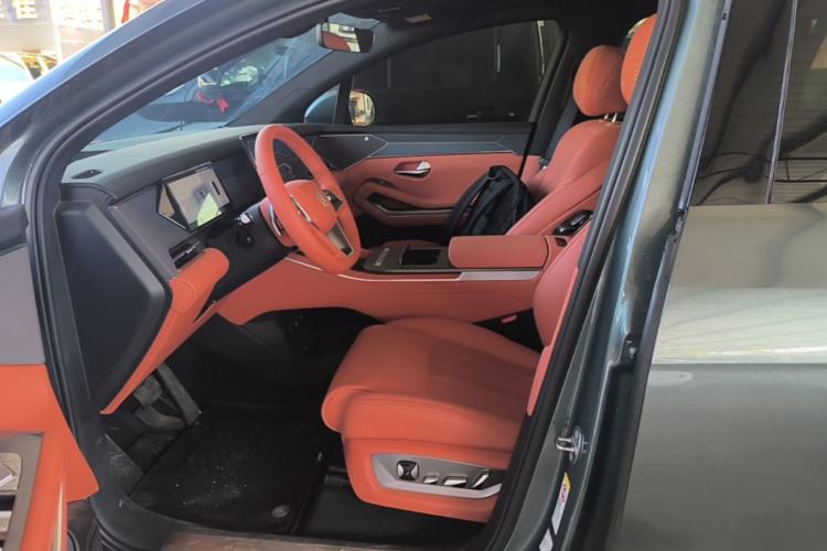 Used BYD Tang L 2025 DM 175KM Drone Player Edition Left Front Seat