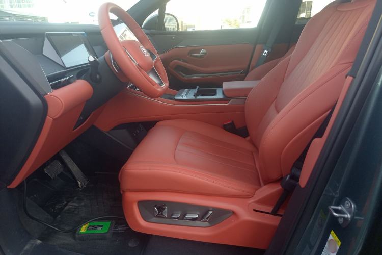 Used BYD Tang L 2025 DM 175KM Drone Player Edition Left Front Seat