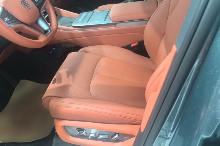 Used BYD Tang L 2025 DM 175KM Drone Player Edition Left Front Seat