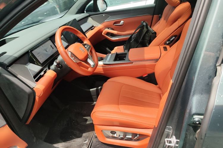 Used BYD Tang L 2025 DM 175KM Drone Player Edition Left Front Seat