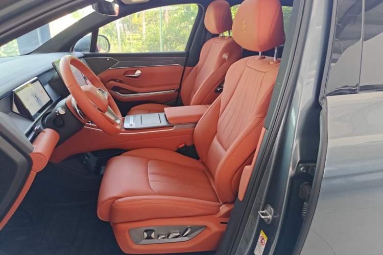 Used BYD Tang L 2025 DM 175KM Drone Player Edition Left Front Seat