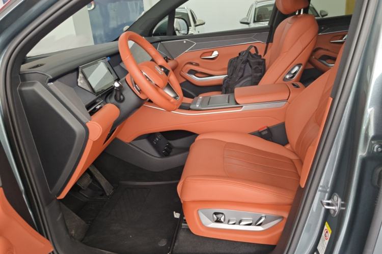 Used BYD Tang L 2025 DM 175KM Drone Player Edition Left Front Seat