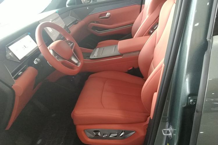 Used BYD Tang L 2025 DM 175KM Drone Player Edition Left Front Seat