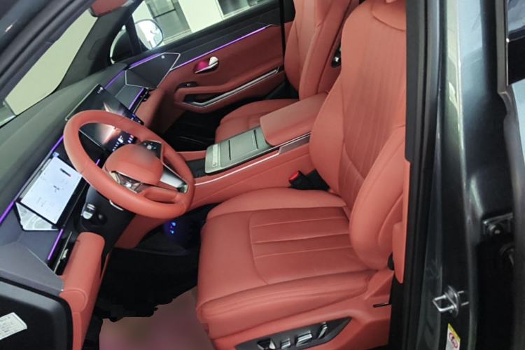 Used BYD Tang L 2025 DM 175KM Drone Player Edition Left Front Seat