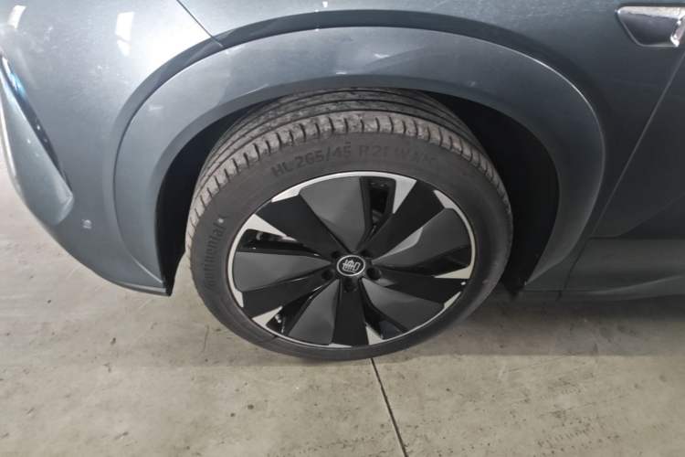 Used BYD Tang L 2025 DM 175KM Drone Player Edition Left Front Wheel Hub