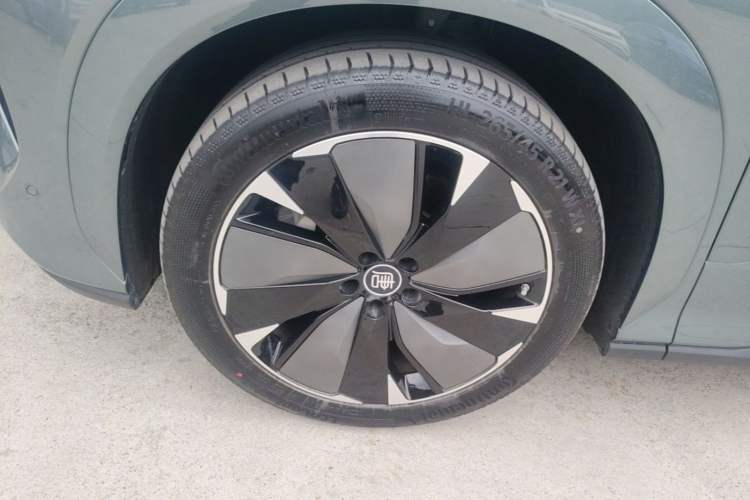 Used BYD Tang L 2025 DM 175KM Drone Player Edition Left Front Wheel Hub