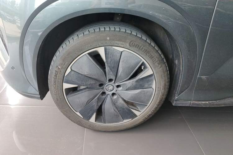 Used BYD Tang L 2025 DM 175KM Drone Player Edition Left Front Wheel Hub