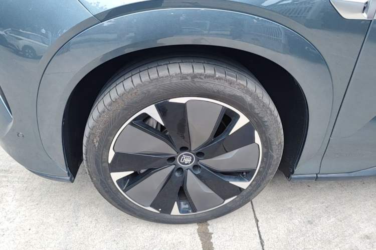 Used BYD Tang L 2025 DM 175KM Drone Player Edition Left Front Wheel Hub