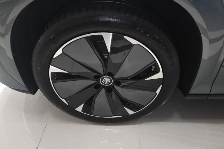 Used BYD Tang L 2025 DM 175KM Drone Player Edition Left Front Wheel Hub