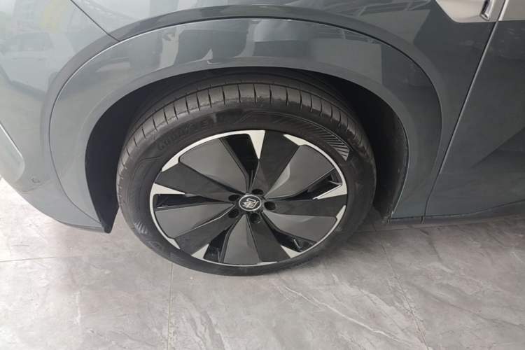 Used BYD Tang L 2025 DM 175KM Drone Player Edition Left Front Wheel Hub