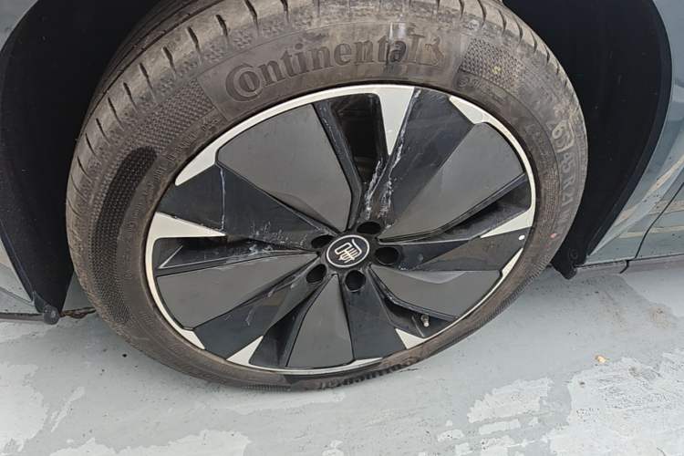Used BYD Tang L 2025 DM 175KM Drone Player Edition Left Front Wheel Hub