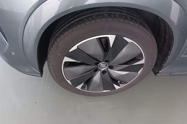 Used BYD Tang L 2025 DM 175KM Drone Player Edition Left Front Wheel Hub