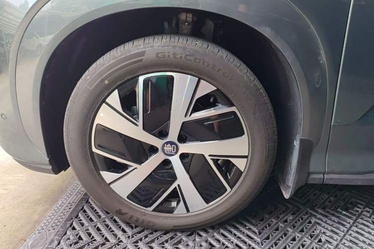 Used BYD Tang L 2025 DM 215KM LiDAR Flagship Model Left Front Wheel Hub
