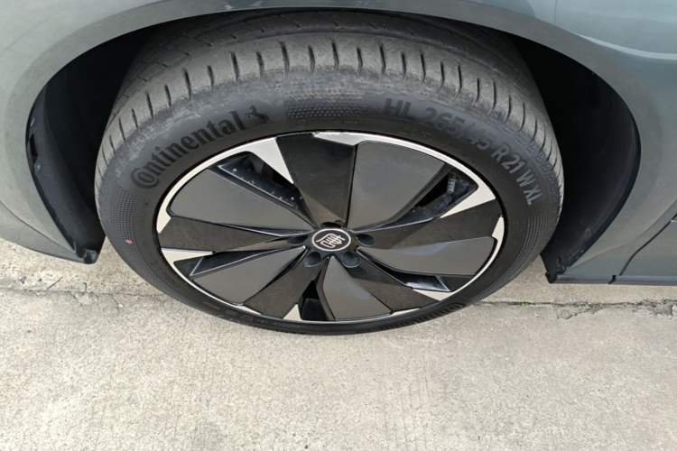 Used BYD Tang L 2025 DM 175KM Drone Player Edition Left Front Wheel Hub